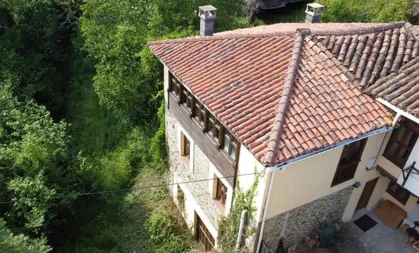 Außenansicht von Einfamilien-Reihenhaus zum Verkauf in Ponga mit Klimaanlage, Heizung und Möbliert