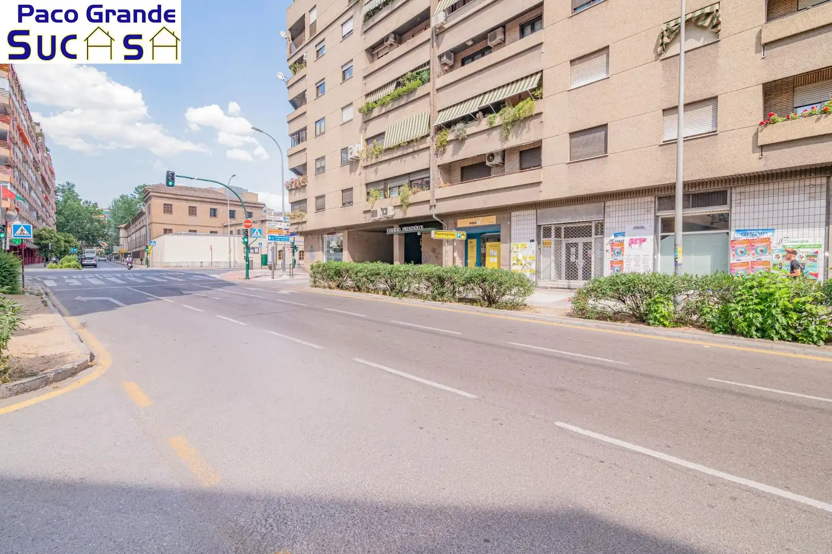 Vista exterior de Pis en venda en Granada amb Calefacció i Moblat