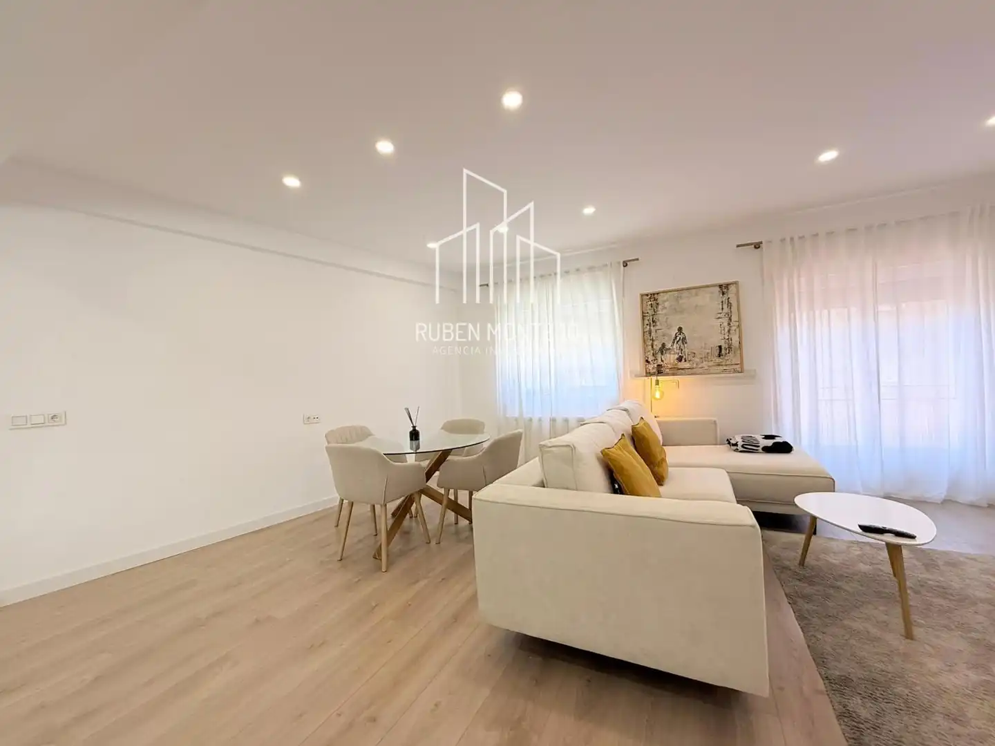 Living room of Flat for rent in Salamanca  with Heating, Terrace and Furnished