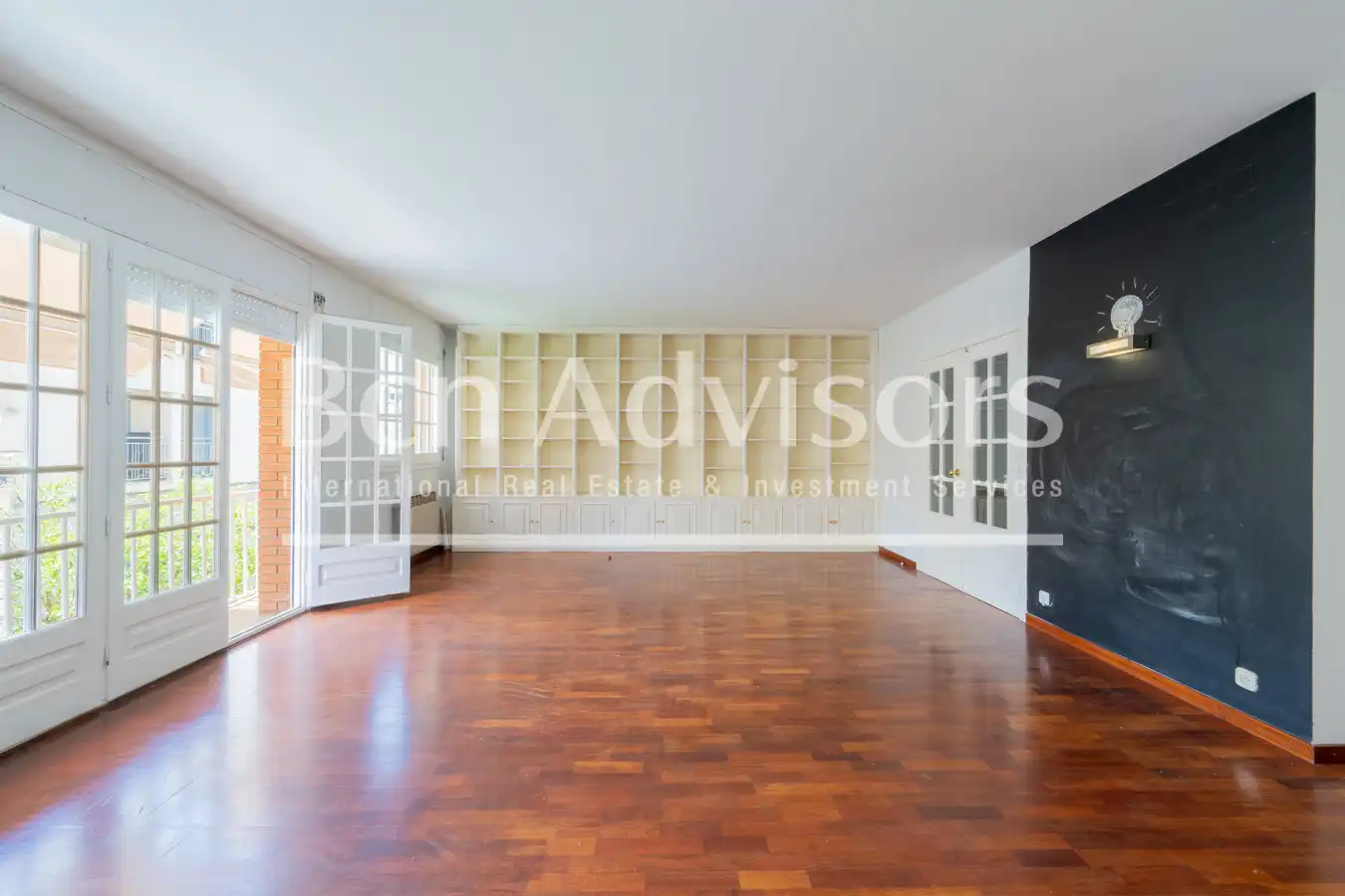 Sala de estar de Casa adosada en venta en Sant Just Desvern con Aire acondicionado, Calefacción y Parquet