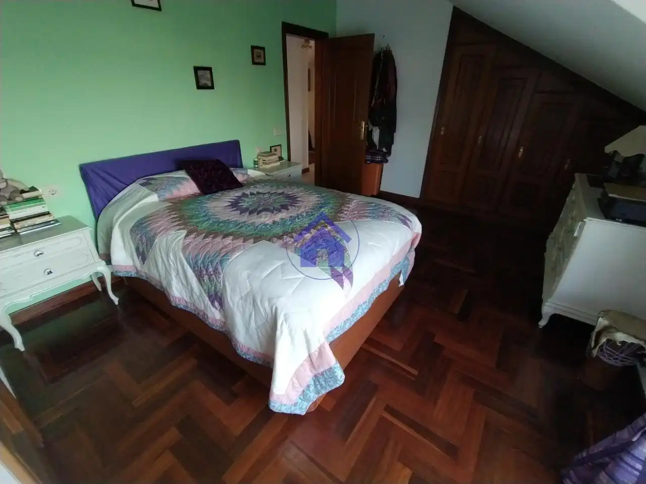 Dormitori de Àtic en venda en Vigo  amb Calefacció, Parquet i Terrassa