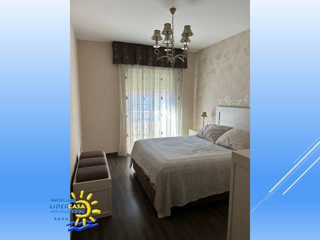 Casa-chalet en Venta en Adra