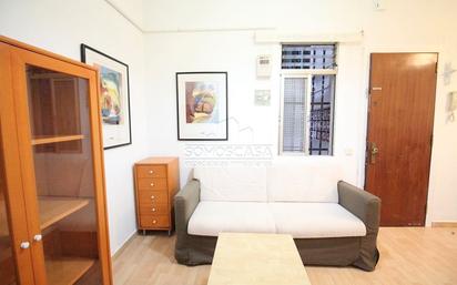 Living room of Flat for sale in  Barcelona Capital  with Parquet flooring, Furnished and Washing machine