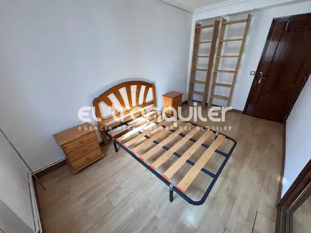 Bedroom of Flat for rent in Madrid  with Air Conditioner, Furnished and Washing machine