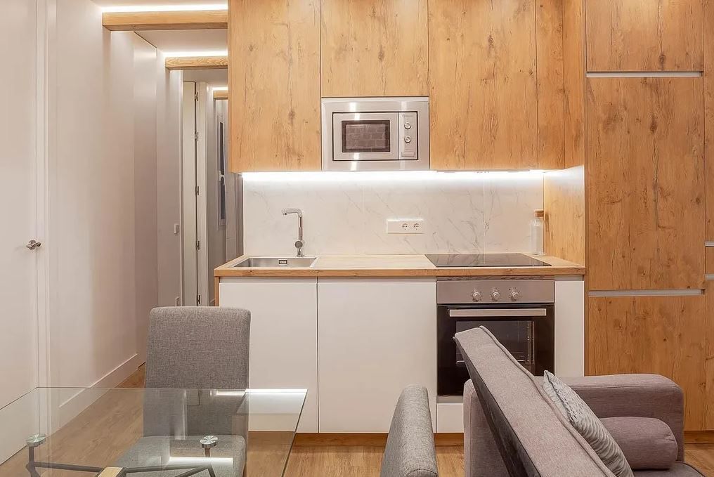 Flat to rent in Calle de Villasandino, 34, Lucero