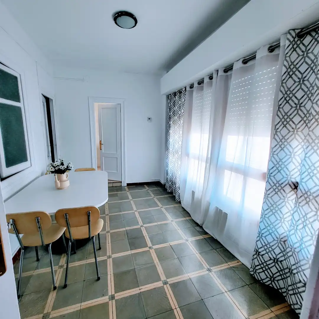 Esszimmer von Wohnung zur Miete in Zaragoza mit Heizung, Möbliert und Ofen