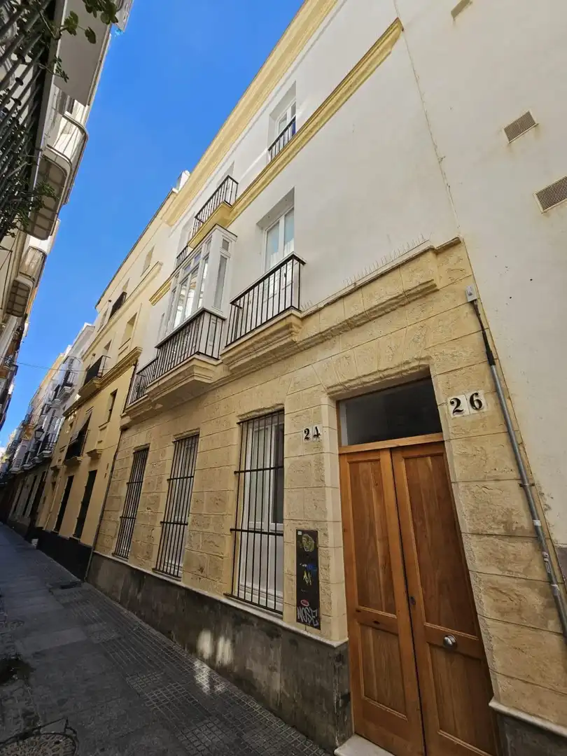 Vista exterior de Pis en venda en Cádiz