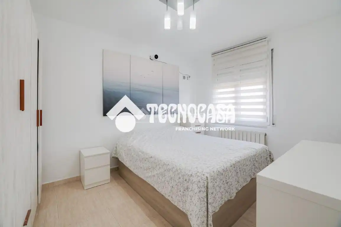 Bedroom of Flat for sale in Sant Adrià de Besòs  with Air Conditioner, Heating and Balcony