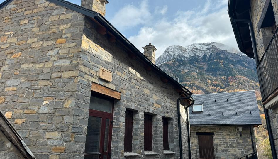 Foto 1 de Casa adosada en venda a Calle Camino del Cementerio, Hoz de Jaca, Huesca