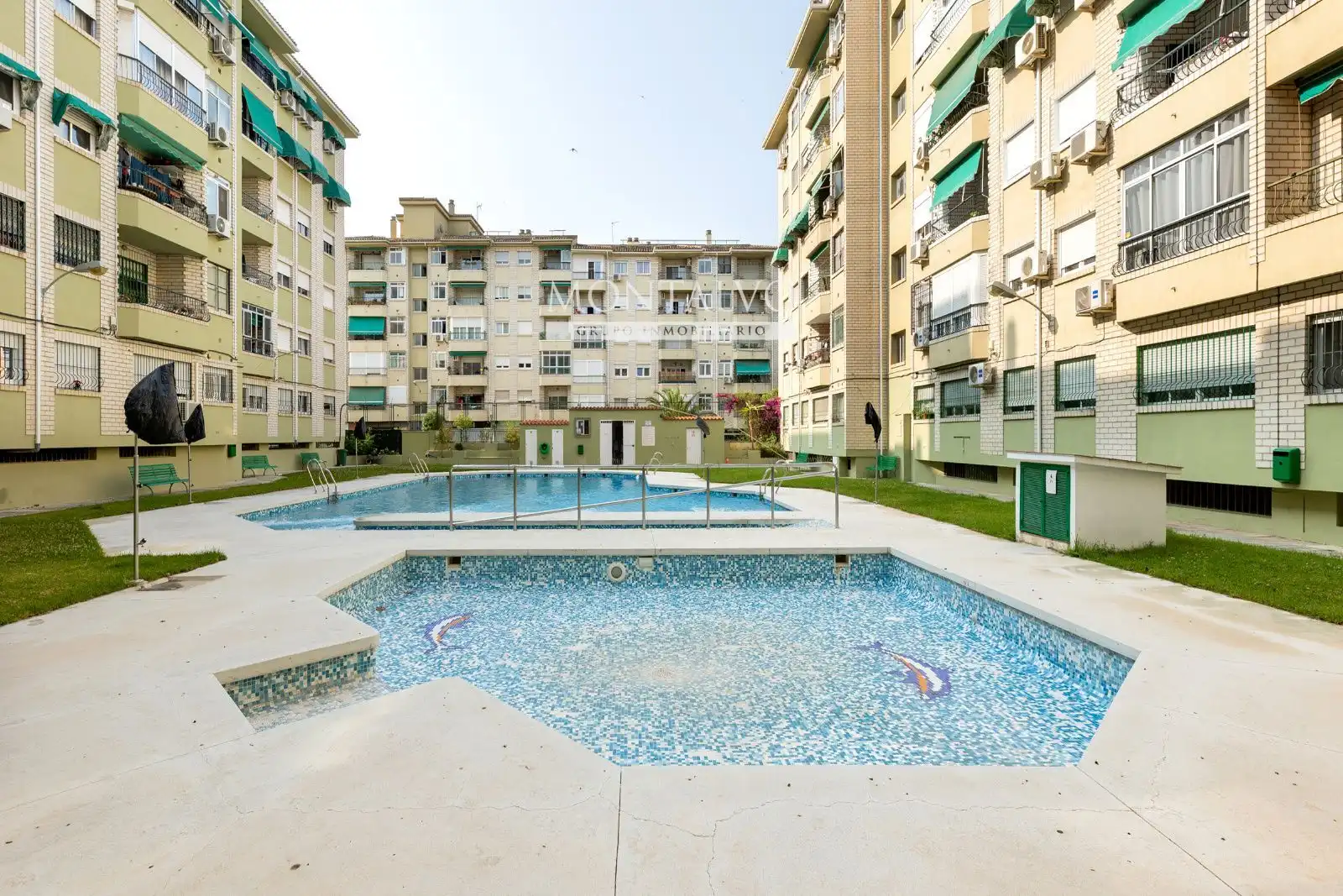 Swimming pool of Flat for rent in  Granada Capital  with Air Conditioner, Swimming Pool and Furnished