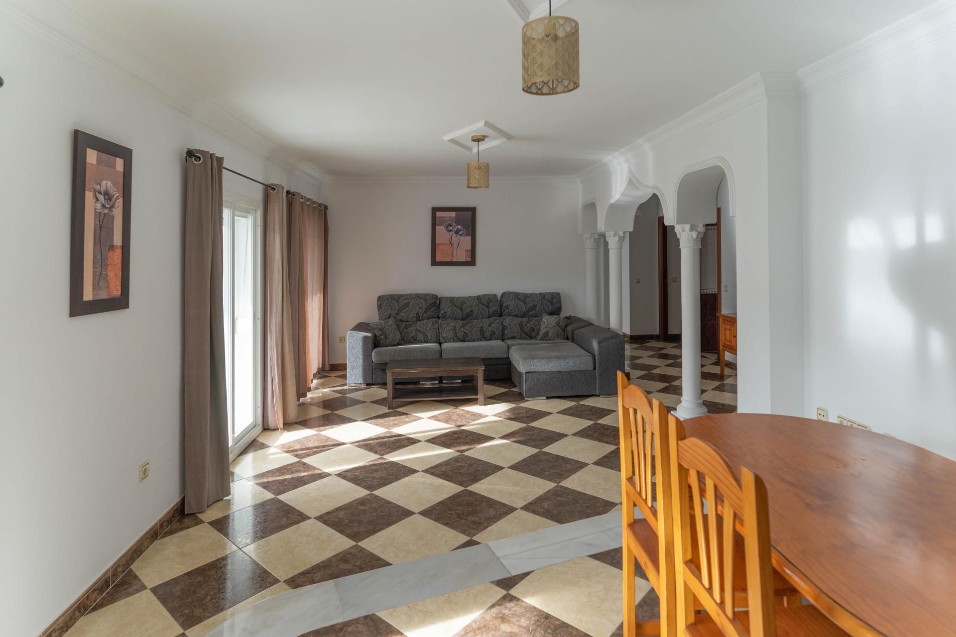 Sala d'estar de Àtic de lloguer en Alhaurín El Grande amb Aire condicionat, Terrassa i Moblat