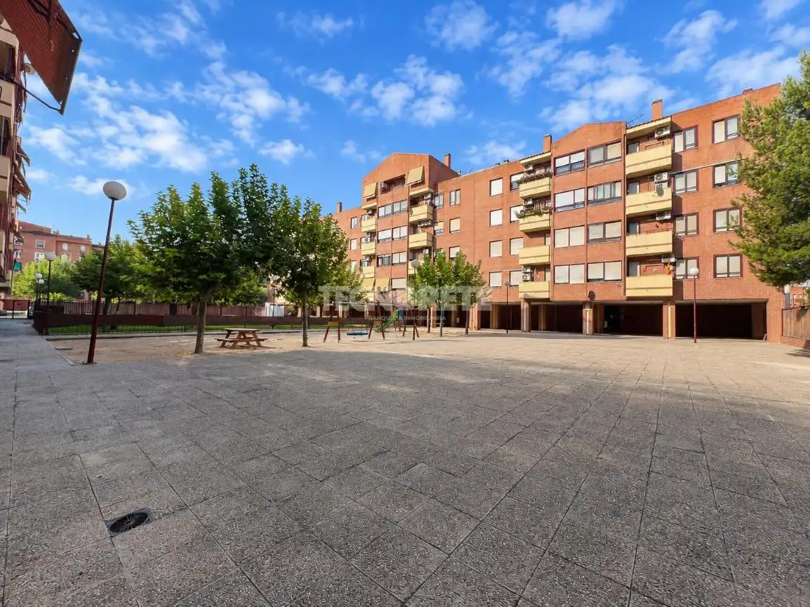 Vista exterior de Piso en venta en Toledo con Aire acondicionado, Calefacción y Terraza