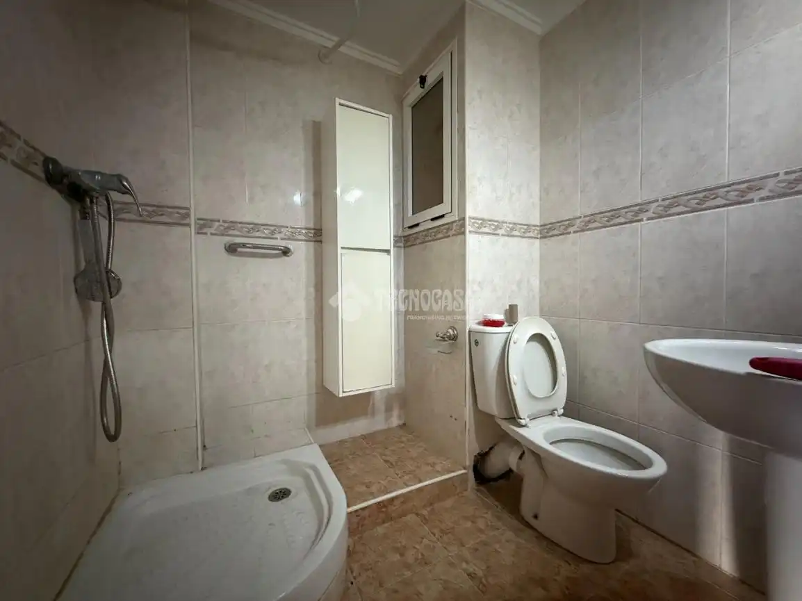 Baño de Piso en venta en Valencia con Aire acondicionado