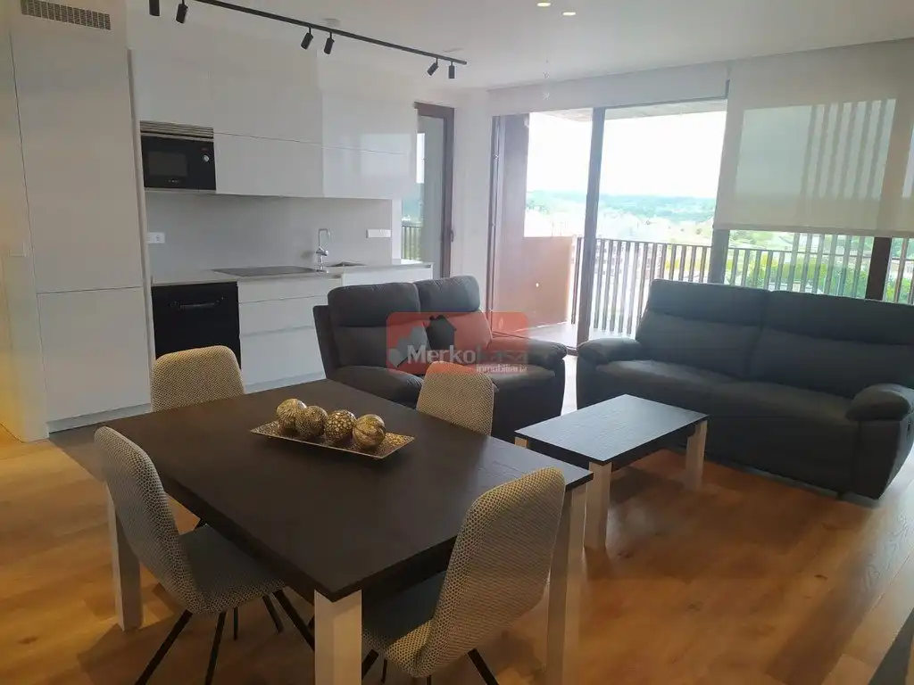 Sala d'estar de Estudi de lloguer en Lugo amb Calefacció, Terrassa i Traster