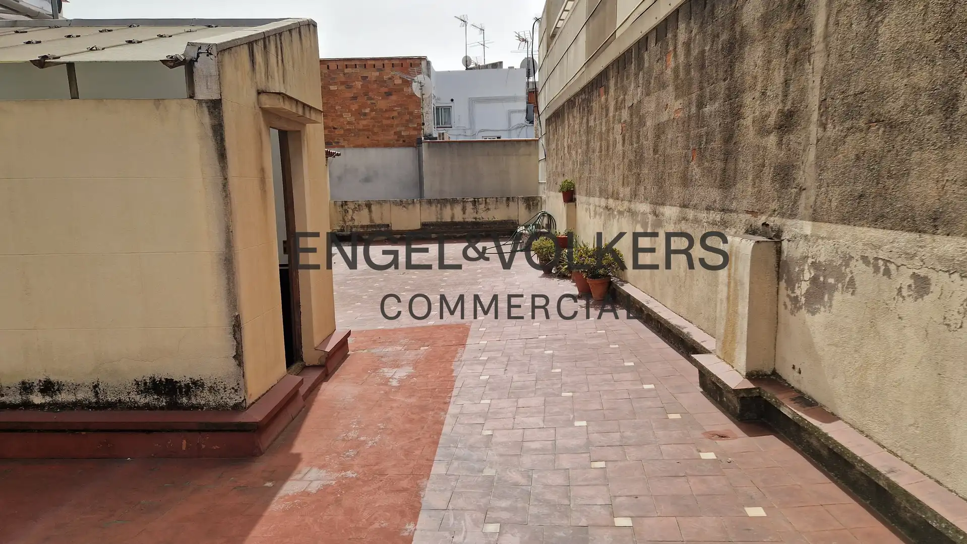 Buildings for sale in Collblanc