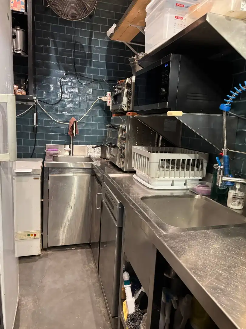 Local comercial en traspàs a Calle de Ramón Gómez de la Serna 11, imagen 10