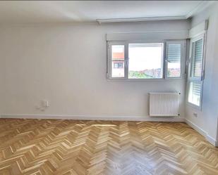 Bedroom of Flat for sale in Alcobendas  with Heating, Parquet flooring and Storage room