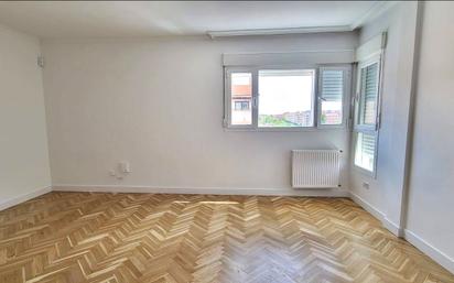 Bedroom of Flat for sale in Alcobendas  with Heating and Storage room