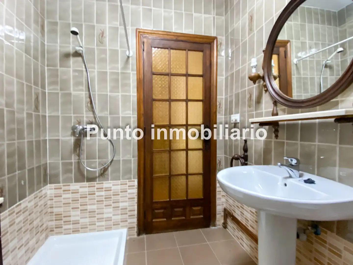 Baño de Casa adosada en venta en Tudela de Duero con Calefacción, Jardín privado y Terraza