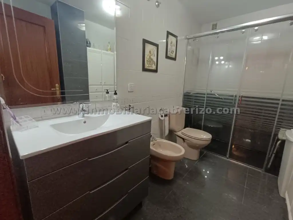 Baño de Estudio en venta en  Logroño con Aire acondicionado, Calefacción y Parquet