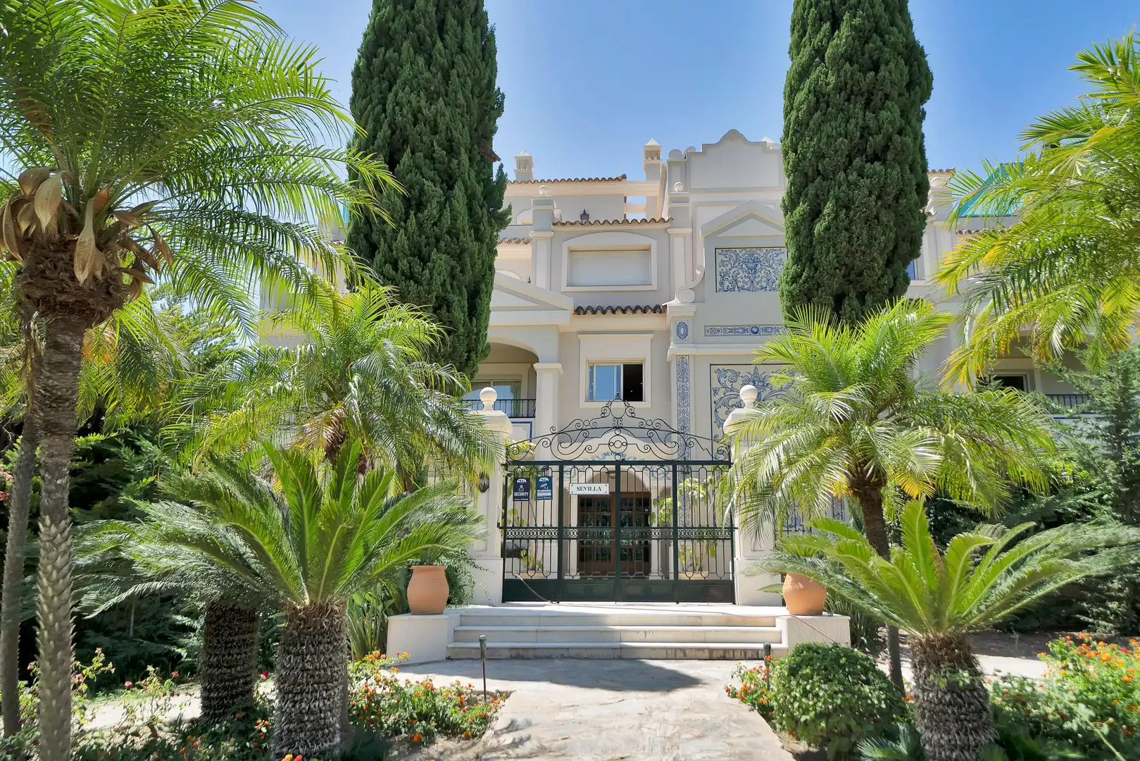 Exterior view of Apartments for sale in Marbella  with Air Conditioner, Heating and Private garden