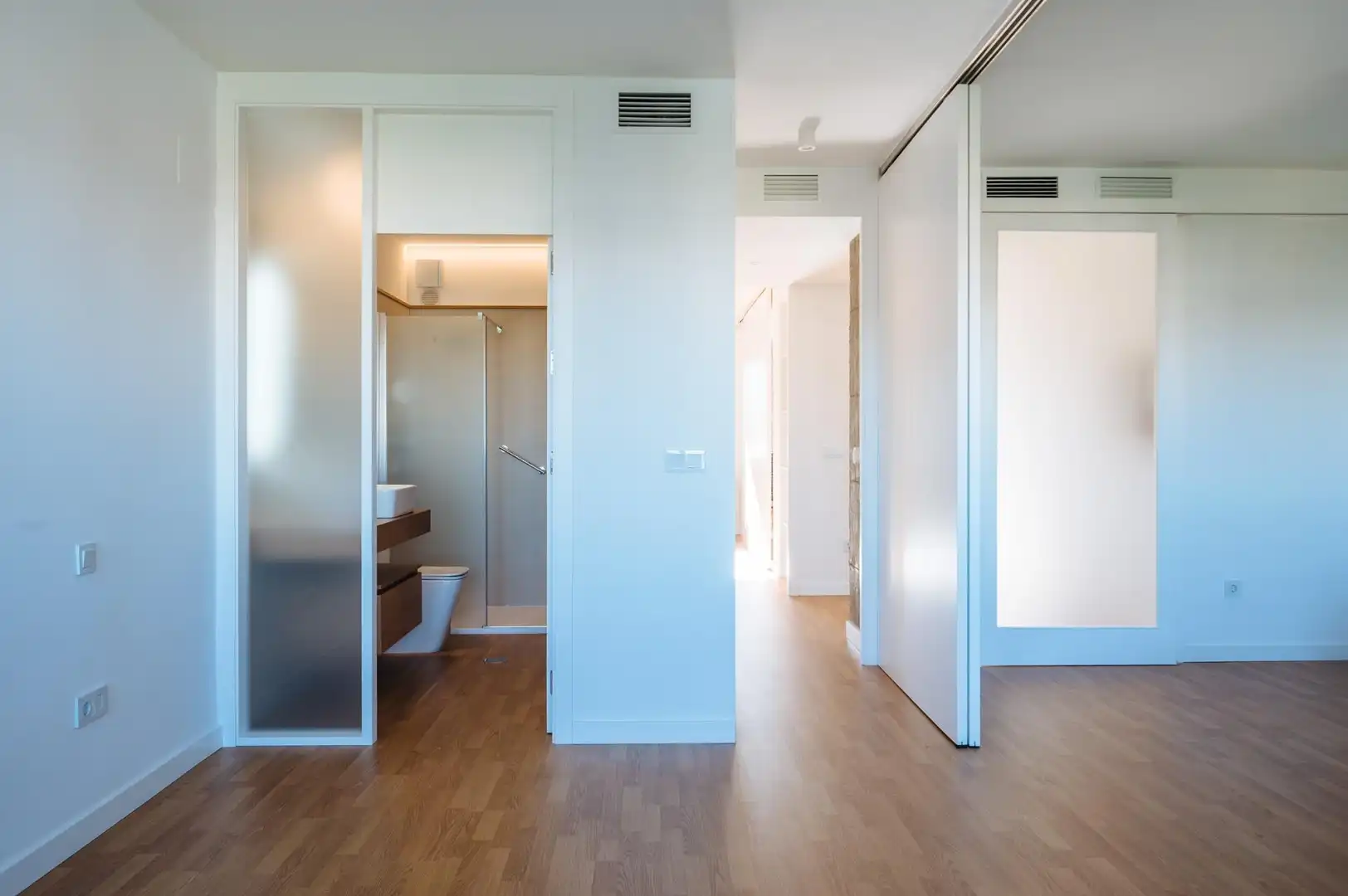 Flat for rent in Sevilla  with Air Conditioner and Furnished