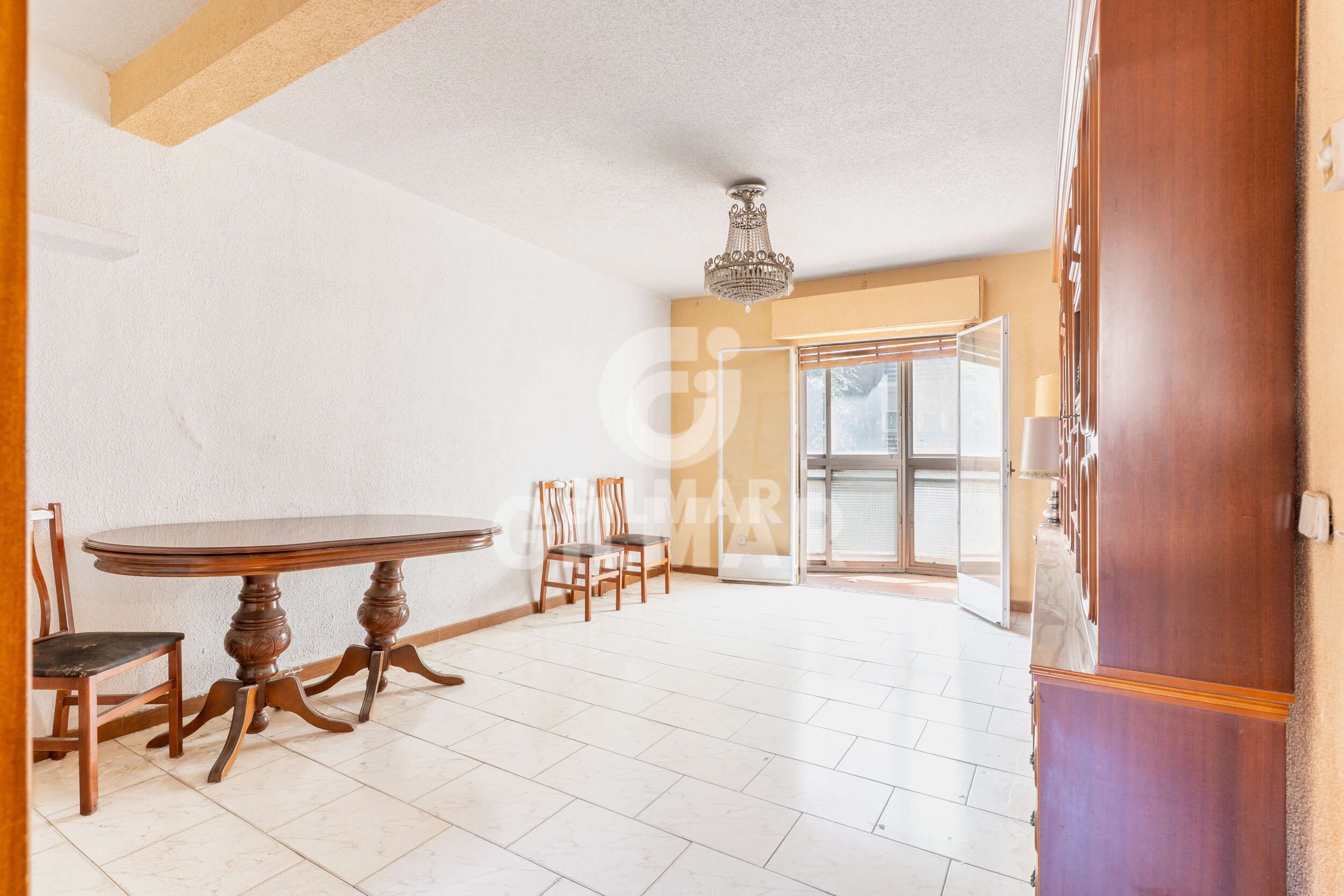 Sala d'estar de Pis en venda en  Madrid Capital amb Calefacció i Balcó