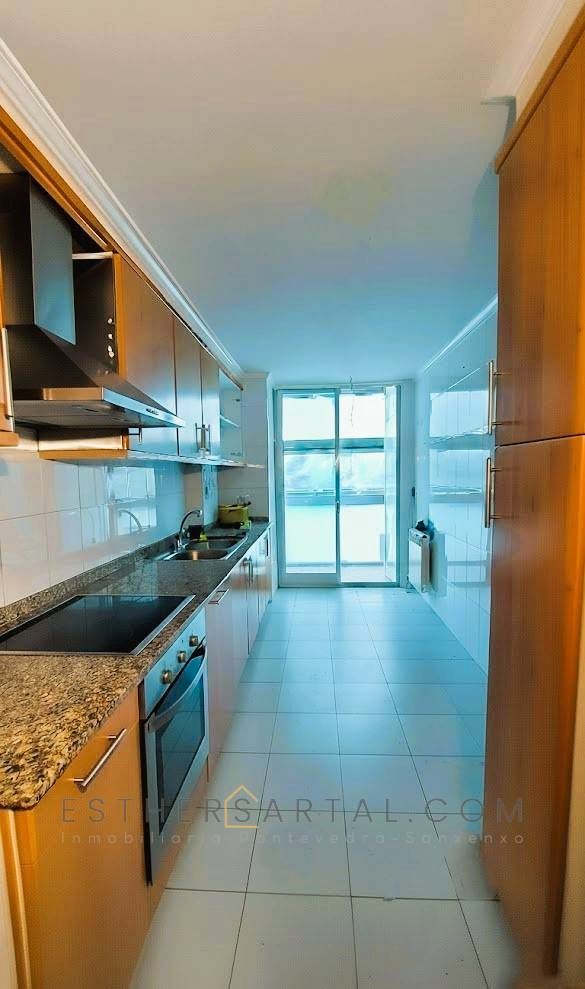 Kitchen of Flat for sale in Pontevedra Capital   with Heating, Parquet flooring and Storage room