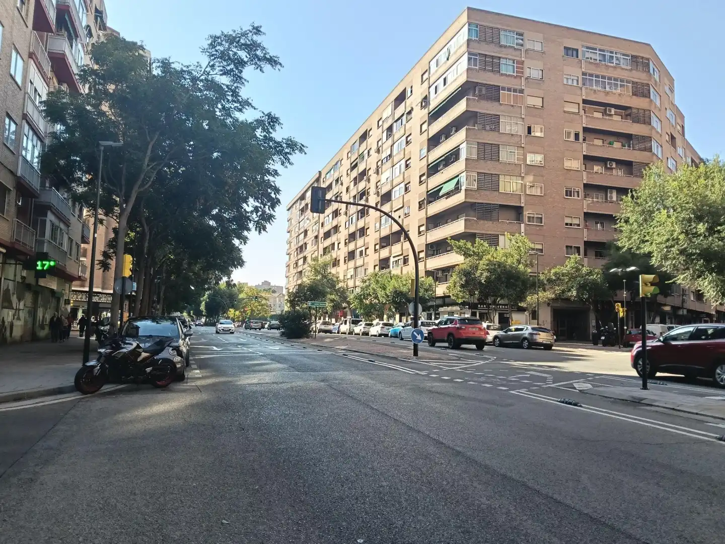 Local de lloguer a vía universitas, La Bozada – Parque Delicias