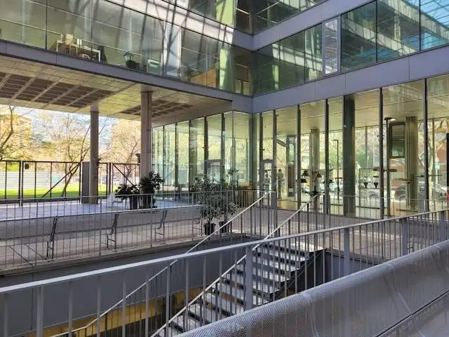 Büro zur Miete in Barcelona mit Klimaanlage, Heizung und Terrasse