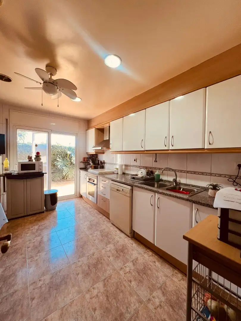 Cocina de Planta baja en venta en Pineda de Mar con Aire acondicionado, Calefacción y Jardín privado