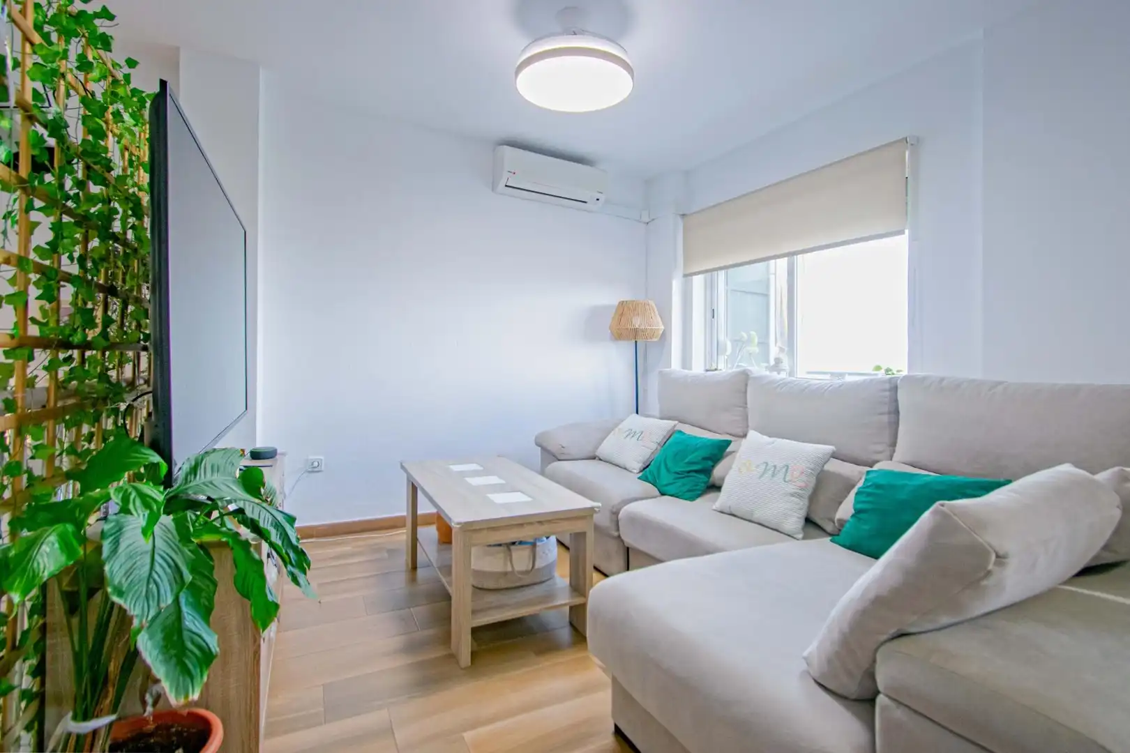 Sala d'estar de Dúplex en venda en  Sevilla Capital amb Aire condicionat, Calefacció i Terrassa