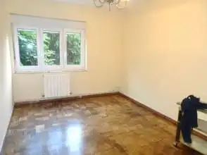 Dormitori de Pis de lloguer en Gijón  amb Calefacció, Parquet i Rentadora