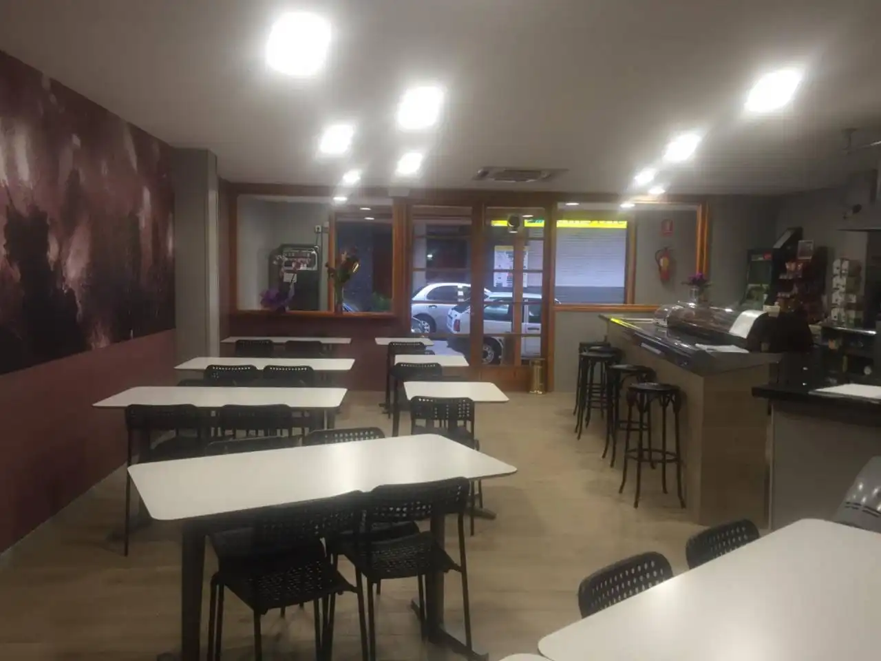 Locale commerciale in affitto a Berga, imagen 2