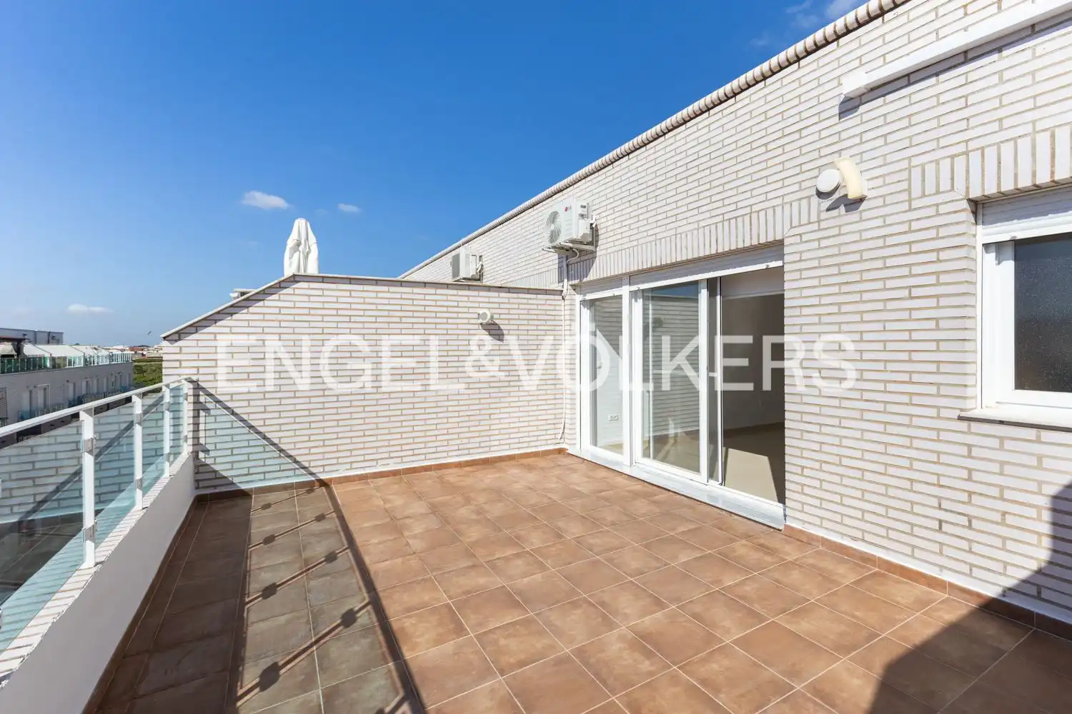 Terraza de Ático de alquiler en Rafelbuñol / Rafelbunyol con Aire acondicionado, Calefacción y Jardín privado