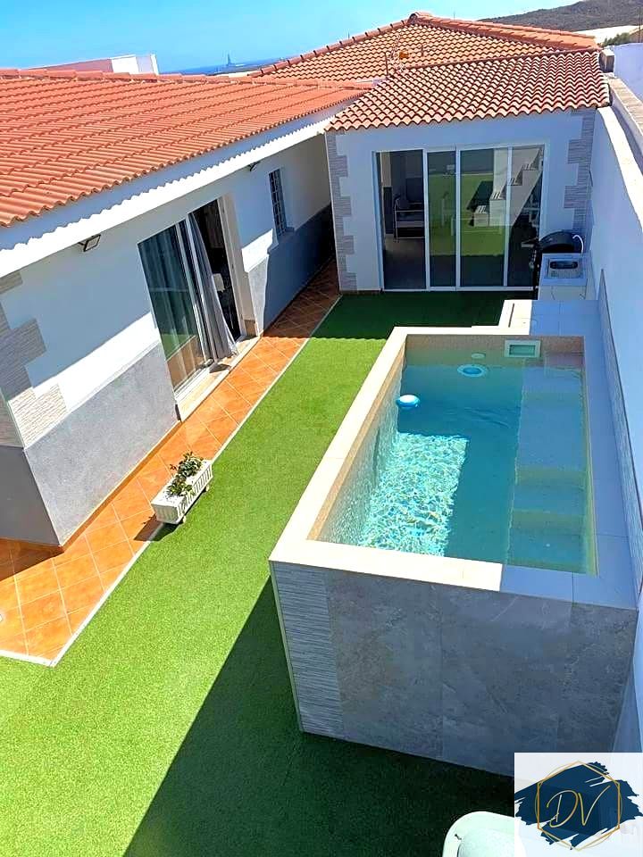 Piscina de Casa o xalet en venda en Arico amb Jardí privat, Terrassa i Traster