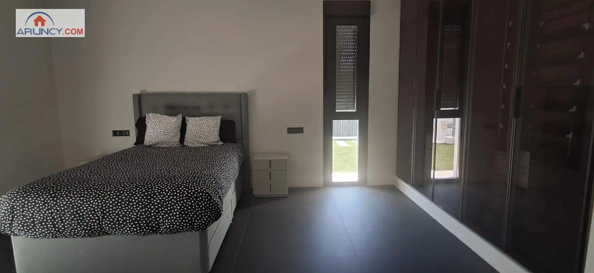 Dormitori de Casa o xalet de lloguer en Montequinto amb Aire condicionat, Jardí privat i Piscina
