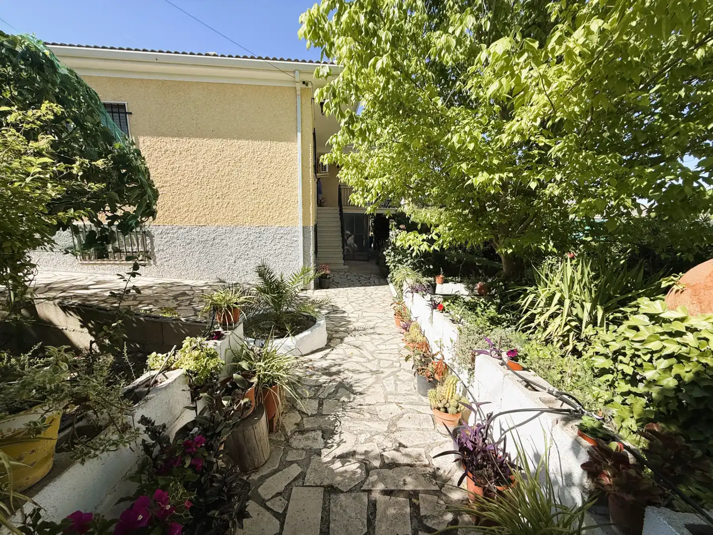 Vista exterior de Casa o xalet en venda en Colmenar de Oreja amb Aire condicionat, Calefacció i Jardí privat