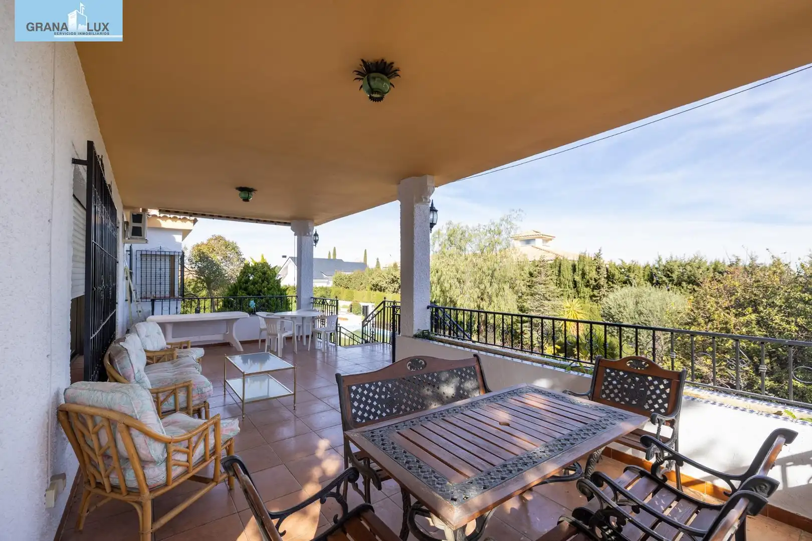 Villa mit Pool zum Verkauf in Calle Alijares