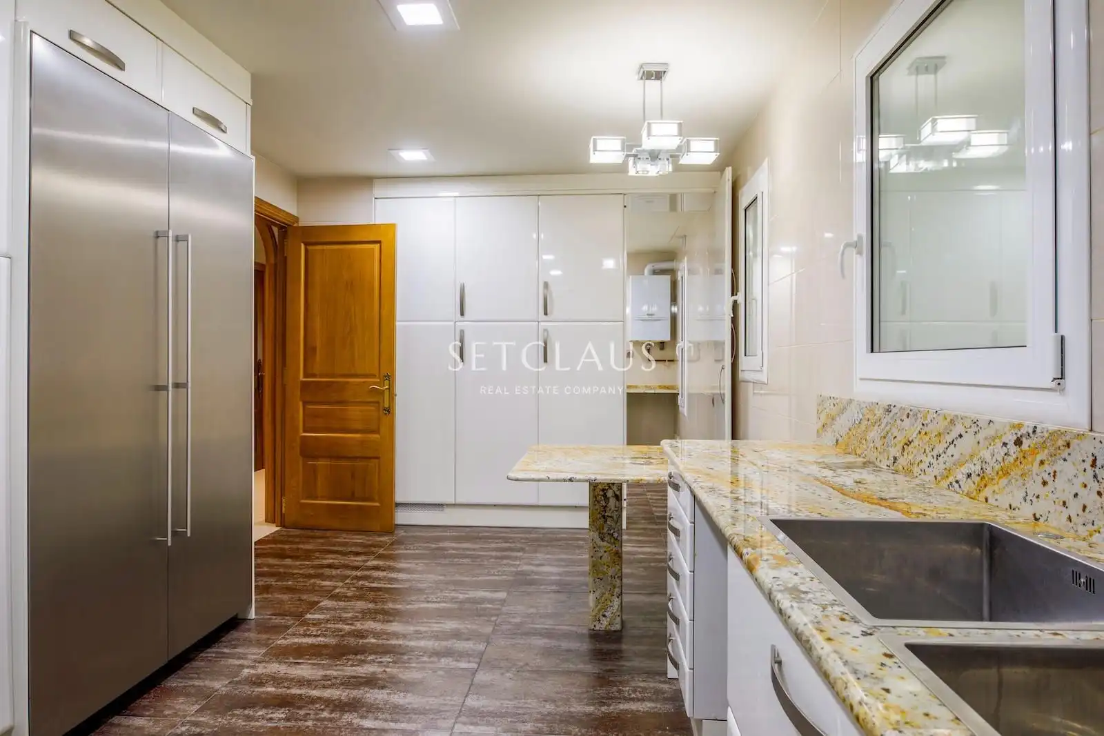 Kitchen of Flat for sale in Barcelona  with Air Conditioner and Alarm
