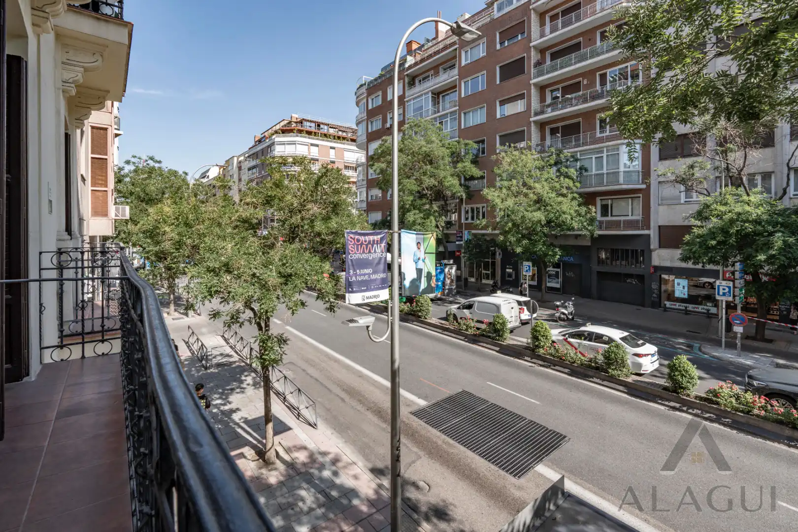 Außenansicht von Wohnung zum Verkauf in Madrid mit Klimaanlage, Heizung und Möbliert