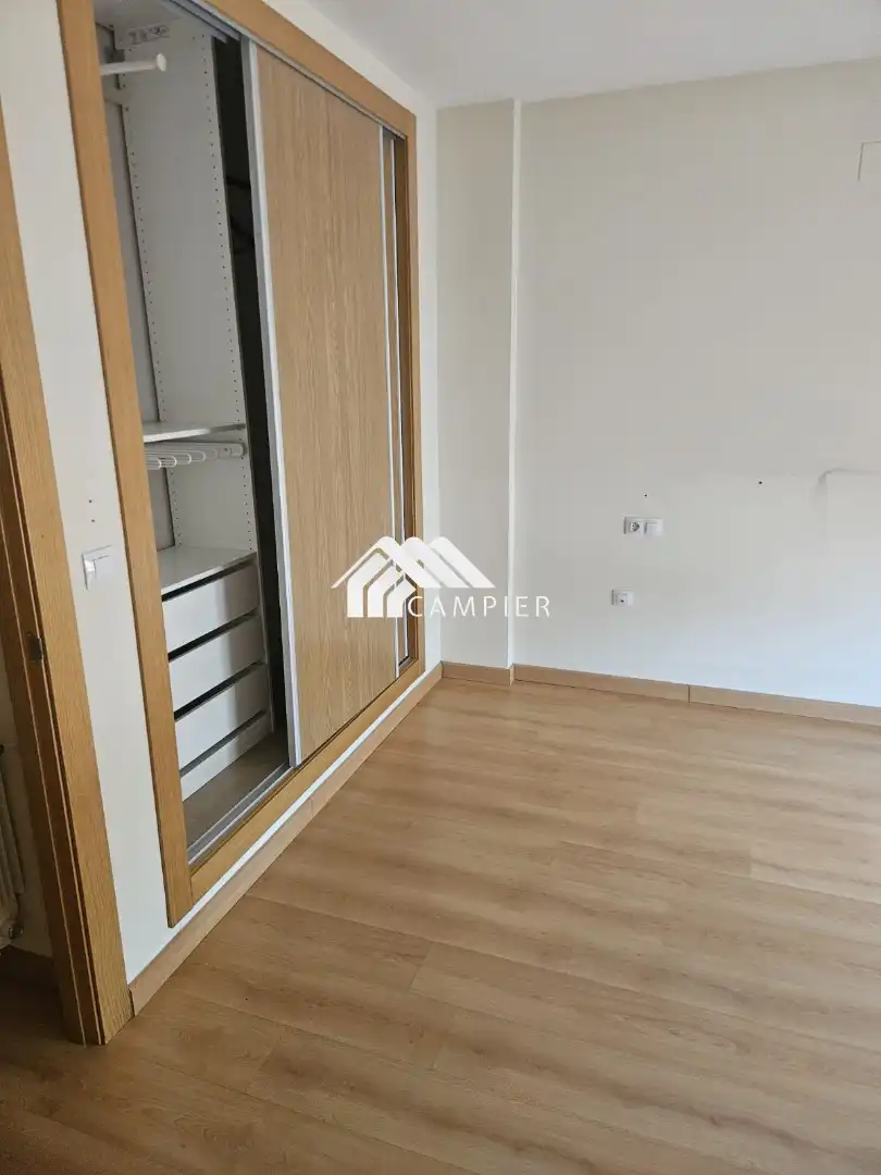 Dormitori de Casa adosada en venda en Albacete amb Calefacció, Terrassa i Traster