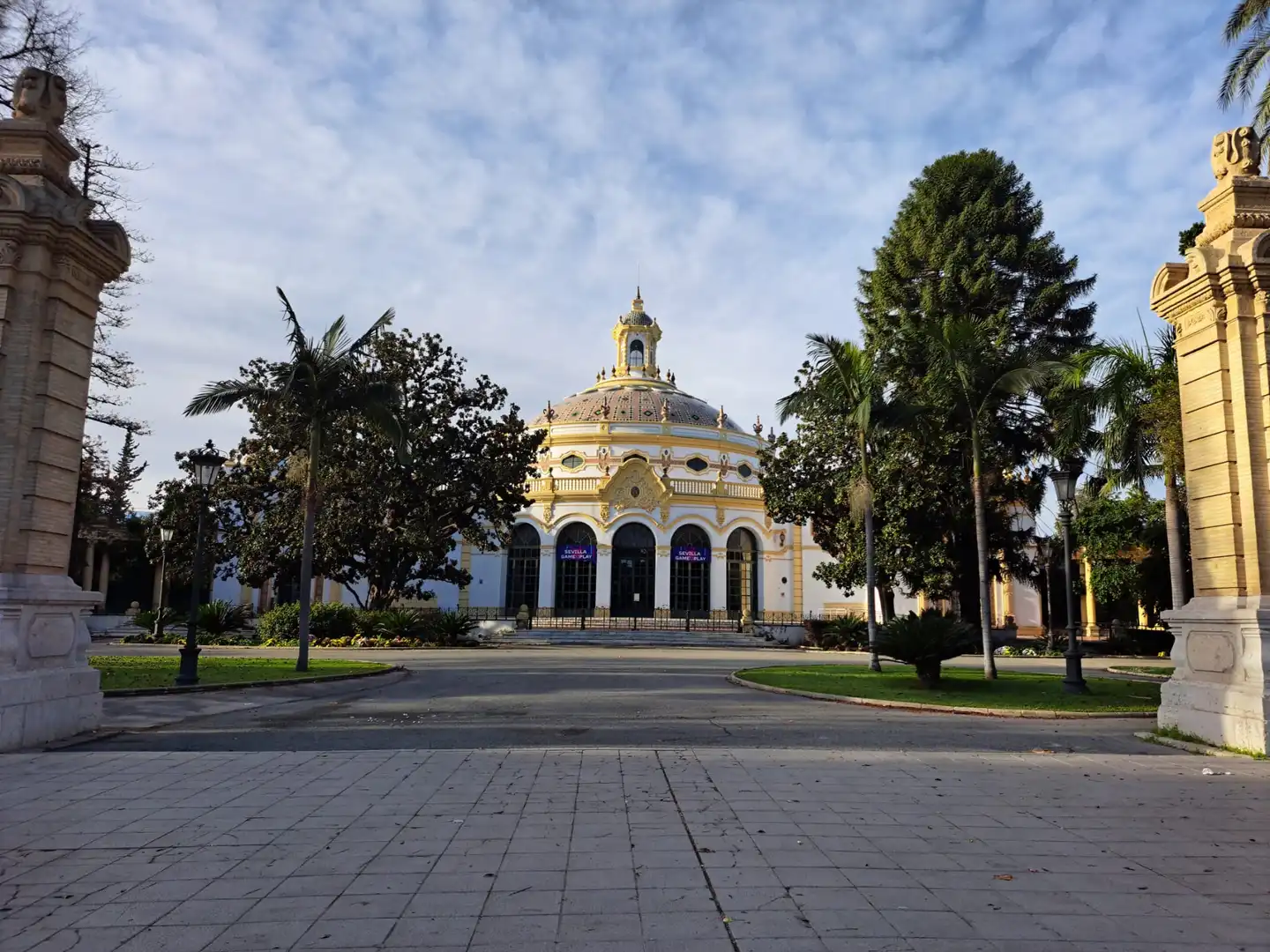 Exterior view of Residential for sale in Sevilla