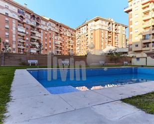 Piscina de Pis en venda en  Jaén Capital amb Aire condicionat, Calefacció i Terrassa