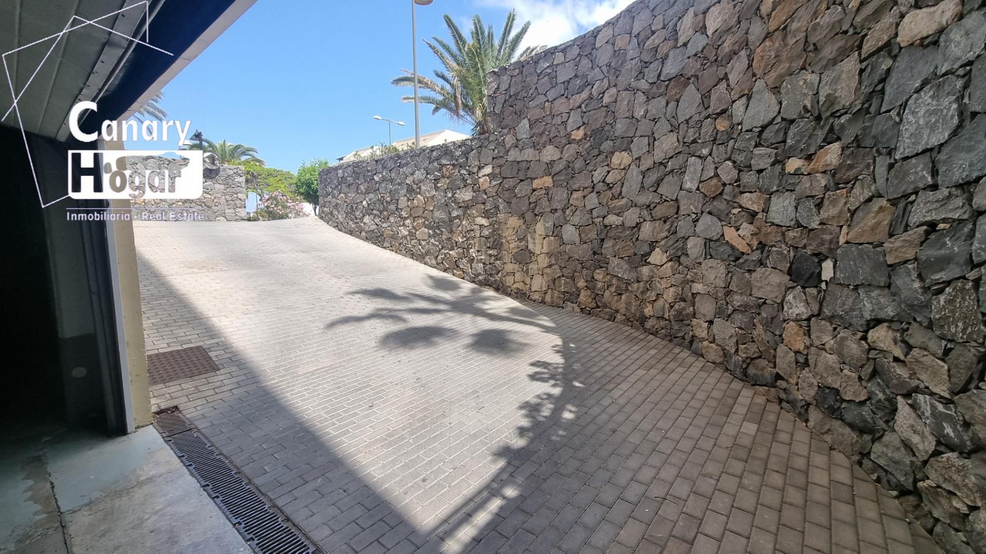 Exterior view of Garage for sale in Arona