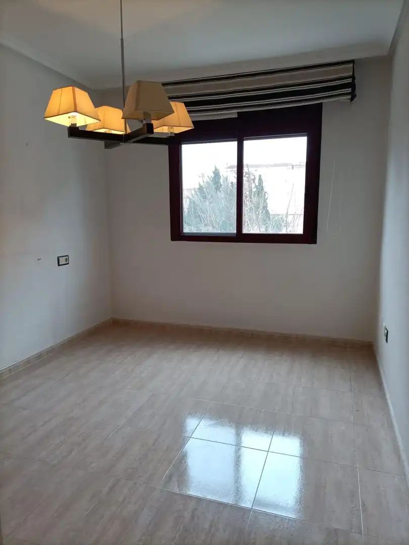 Habitación de Apartamento de alquiler en Murcia con Aire acondicionado, Calefacción y Balcón