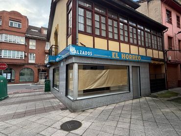 Misto residenziale in vendita a Calle Melquiades Álvarez 41