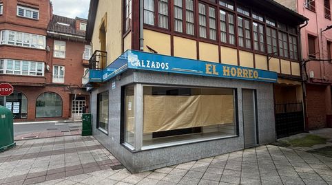 Edificio en el centro de La Felguera - Local y viviendas