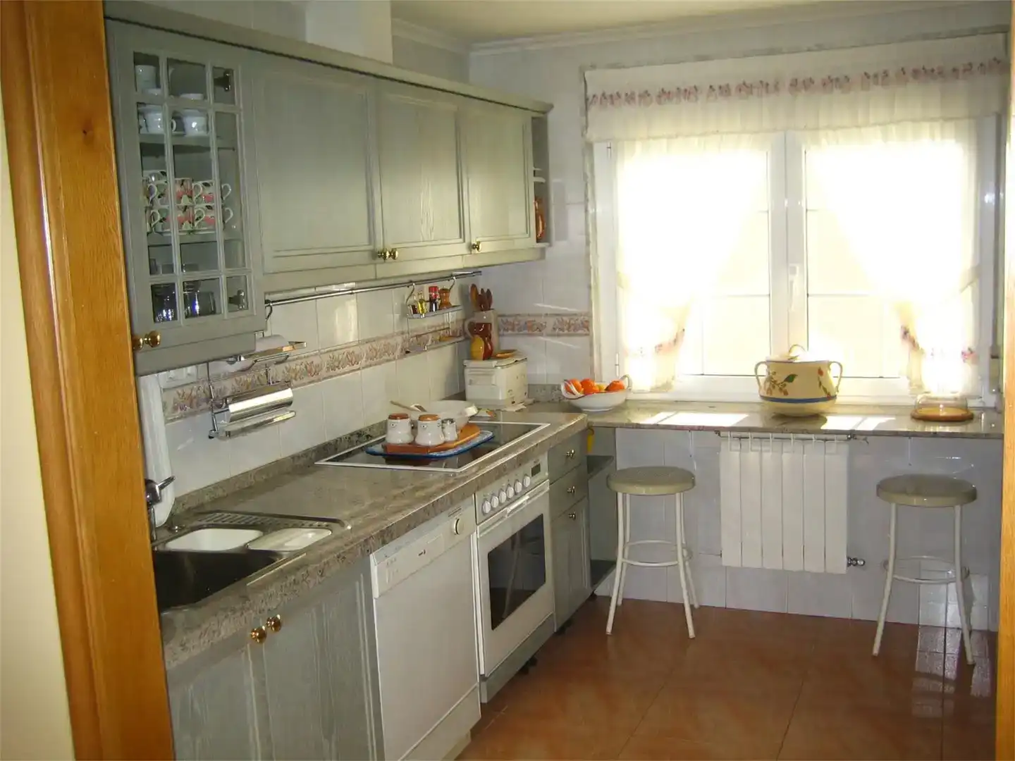 Cocina de Casa o chalet en venta en Gradefes con Piscina y Balcón