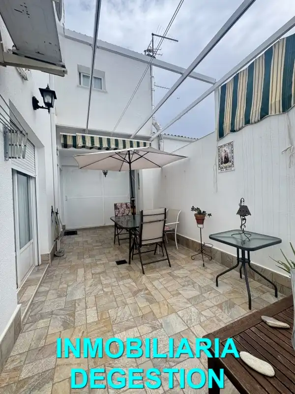 Reihenhaus mit Terrasse zum Verkauf in Calle Orquídea, imagen 4
